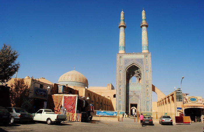 Iran - meczet Chomeiniego w Yazd.