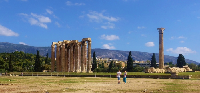 Ateny - ruiny Świątyni Zeusa.
