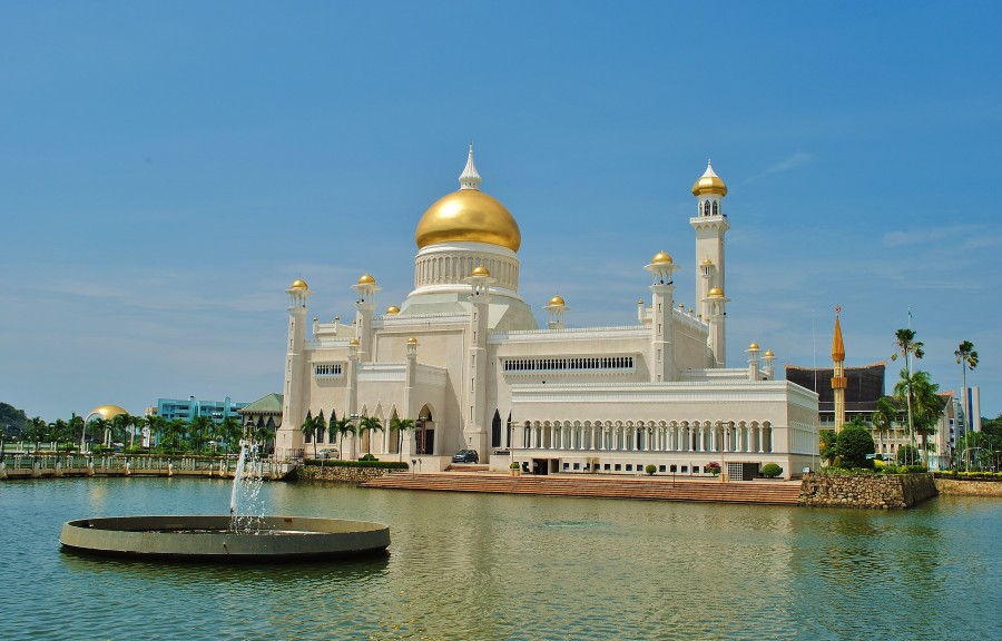 Omar Ali Saifuddien mosque in Bandar Seri Begawan. Brunei.